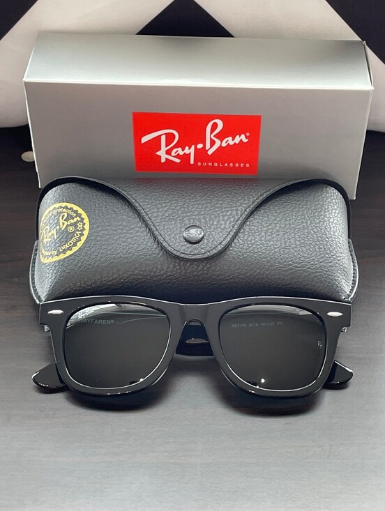 Ray-Ban Wayfarer Black Sunglasses main image 10
